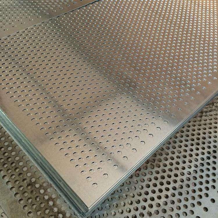 河南客户订购100张不锈钢冲孔网板